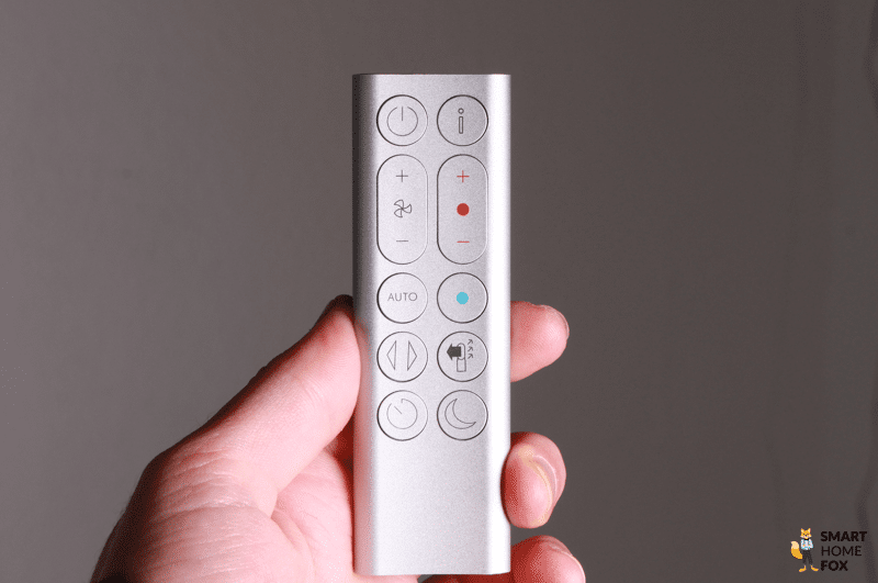 Die Fernbedienung eines Akkuventilators bei Smart-Home-Fox im Test.